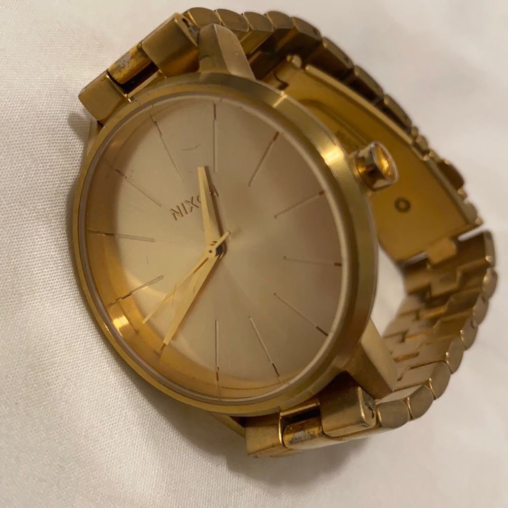 NIXON the Kensington. Gold watch